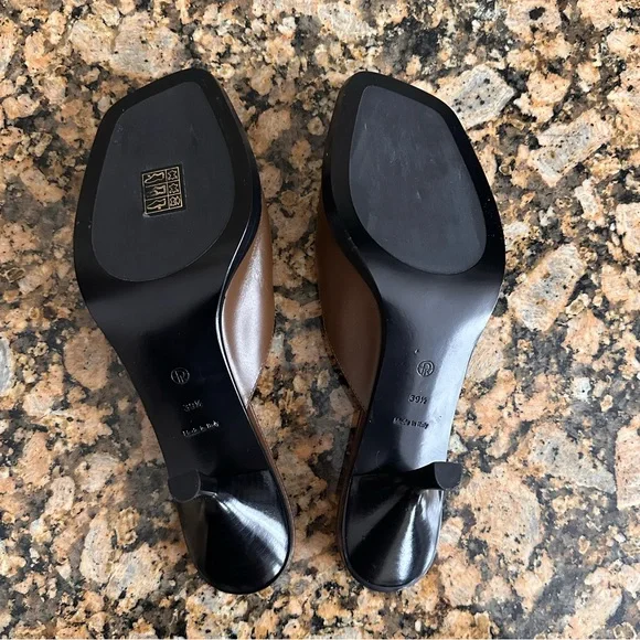 The Row Lauren Leather Kitten-Heel Mules in Cipria - Picture 11 of 14